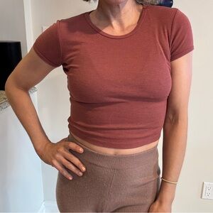 ALO Yoga Orange Red Fitted Crop Tee